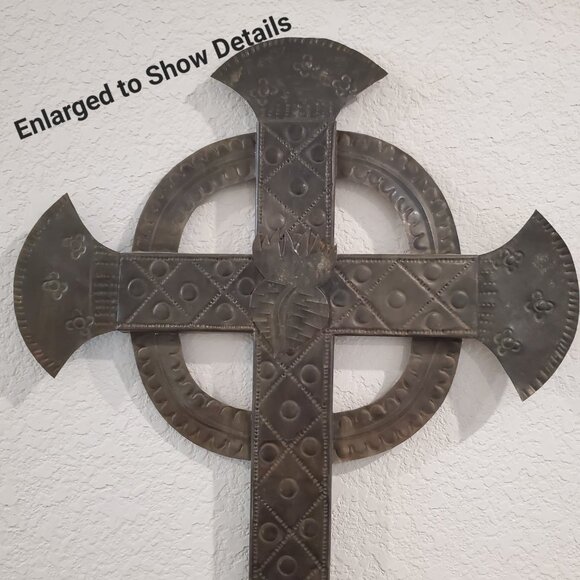 Lightweight Metal Celtic Wall Cross - Picture 4 of 7